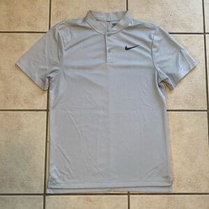 Men’s Small Light Gray Nike Golf Short Sleeve Shirt